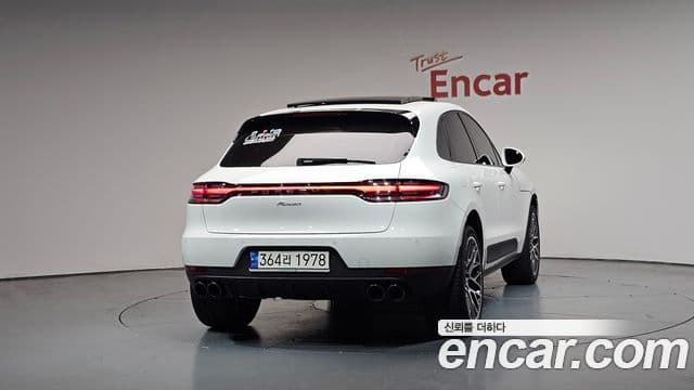 Porsche Macan 4