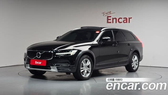 Volvo V90 Cross Country 1