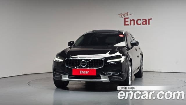 Volvo V90 Cross Country 3