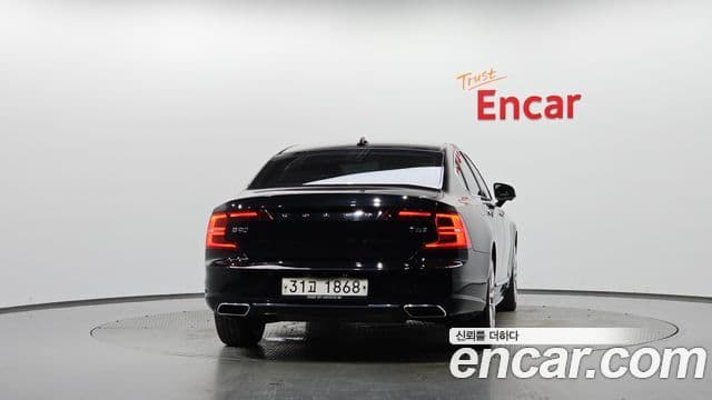 Volvo S90 4