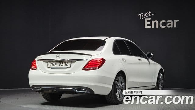 Mercedes-Benz C-Class W205 2