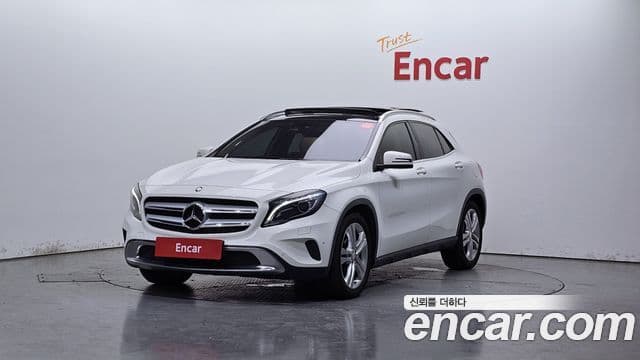 Mercedes-Benz GLA-Class X156 1