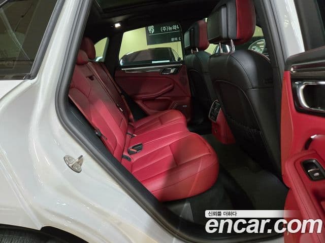 Porsche Macan 3