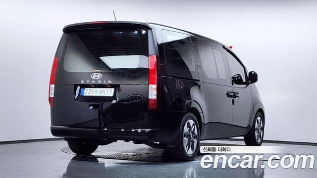 Hyundai Staria 2