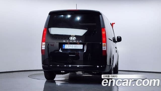 Hyundai Staria 4