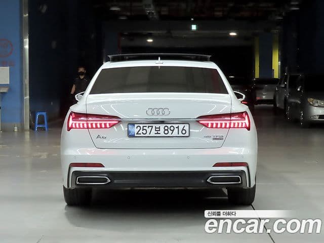 Audi A6 (C8) 4