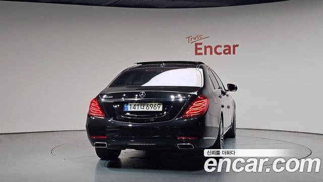 Mercedes-Benz S-Class W222 4