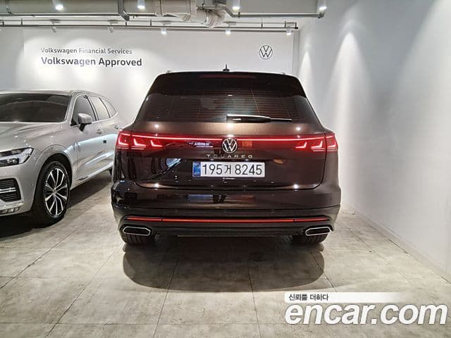 Volkswagen Touareg 3rd Gen 4
