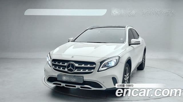 Mercedes-Benz GLA-Class X156