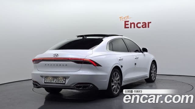 Hyundai The New Grandeur IG Hybrid 2