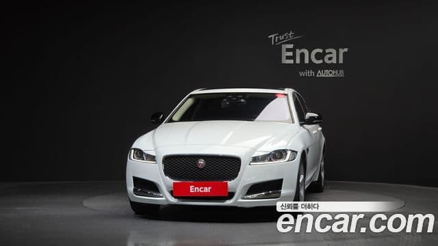 Jaguar XF (X260) 3