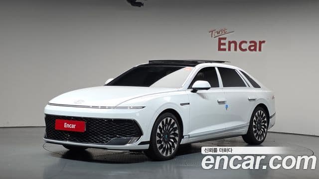 Hyundai The New Grandeur (GN7)