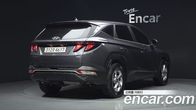 Hyundai Tucson (NX4) 2