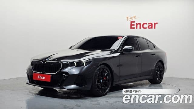 BMW 5 Series (G60)
