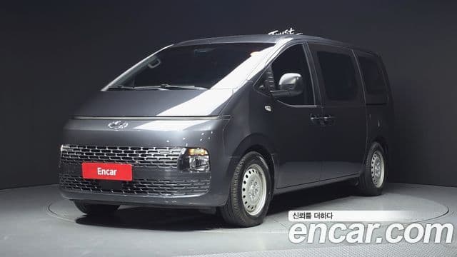 Hyundai Staria 1