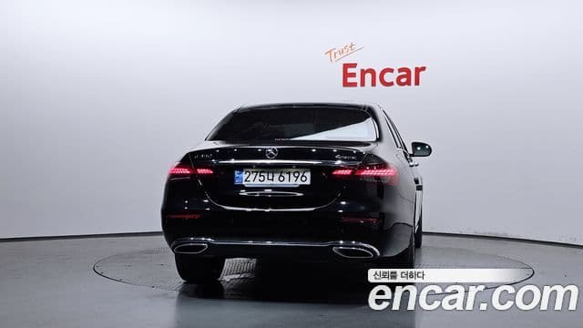 Mercedes-Benz E-Class W213 4