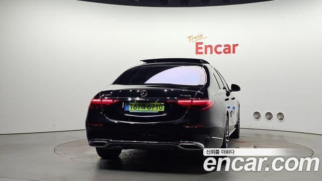 Mercedes-Benz S-Class W223 4