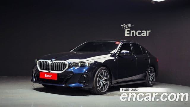 BMW 5 Series (G60)