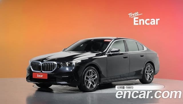 BMW 5 Series (G60)