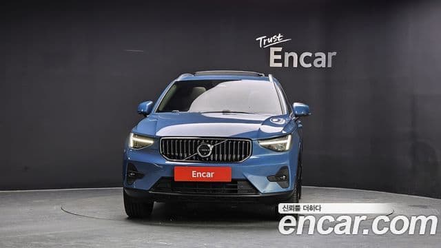 Volvo XC40 3
