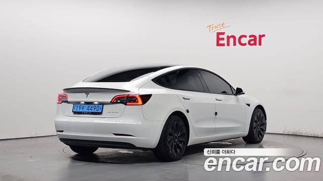 Tesla Model 3 2