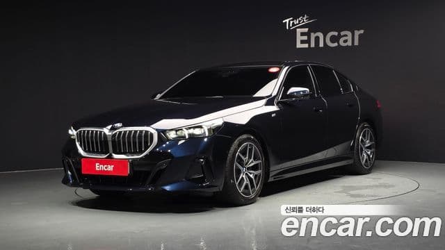 BMW 5 Series (G60)