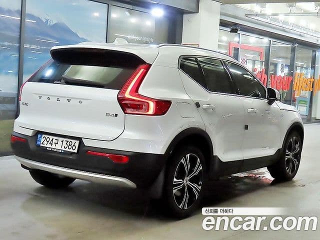 Volvo XC40 4