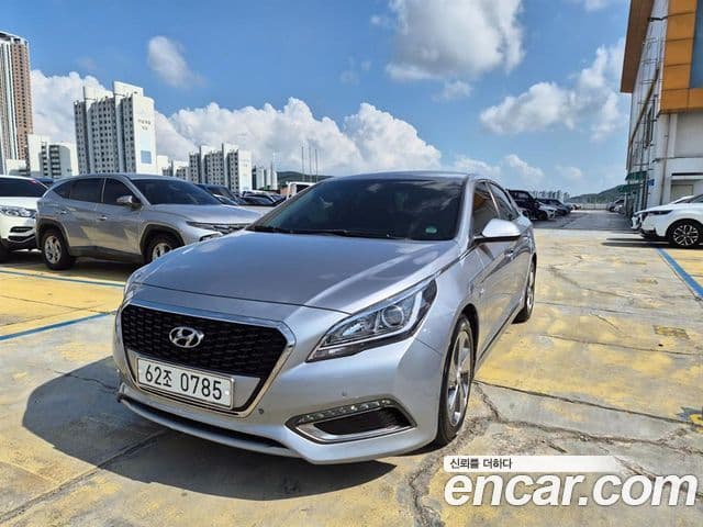 Hyundai LF Sonata Hybrid