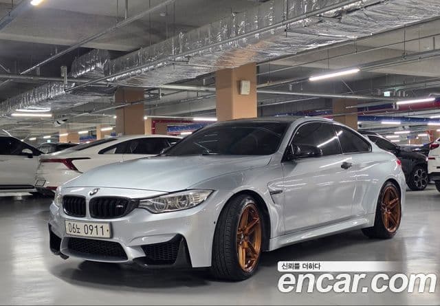 BMW M4 (F82)