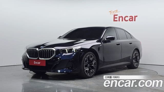 BMW 5 Series (G60)