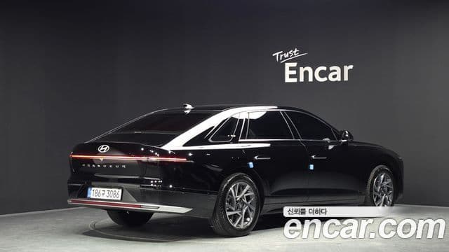 Hyundai Grandeur (GN7) 2