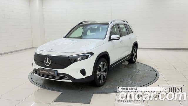 Mercedes-Benz EQB X243