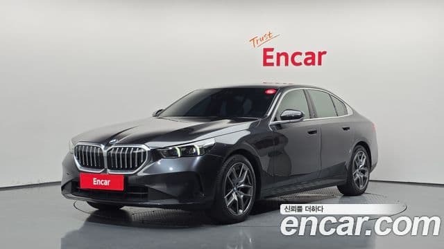 BMW 5 Series (G60)