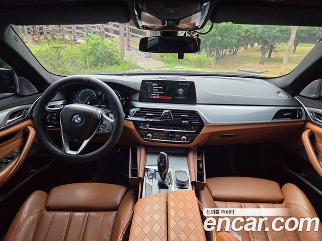BMW 5 Series (G30)