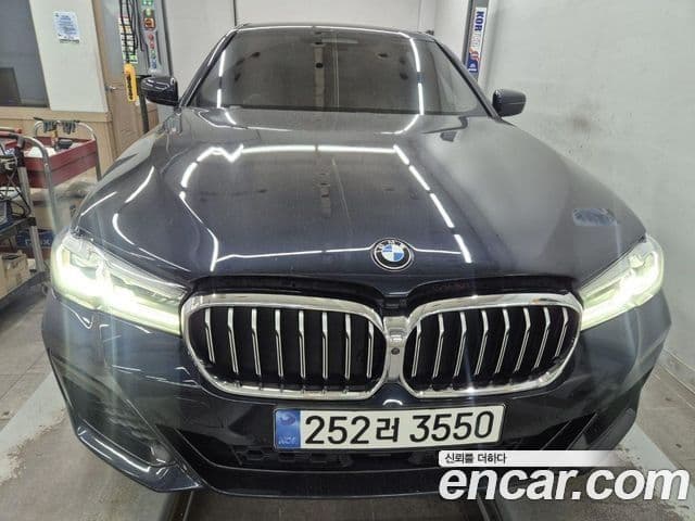 BMW 5 Series (G30)