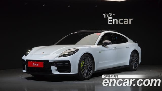 Porsche Panamera (976)