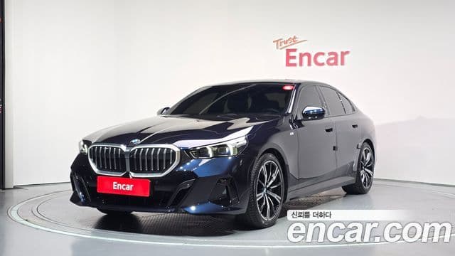 BMW 5 Series (G60)