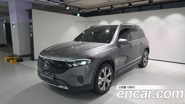Mercedes-Benz EQB X243