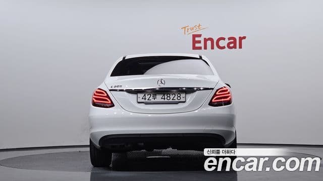 Mercedes-Benz C-Class W205 4