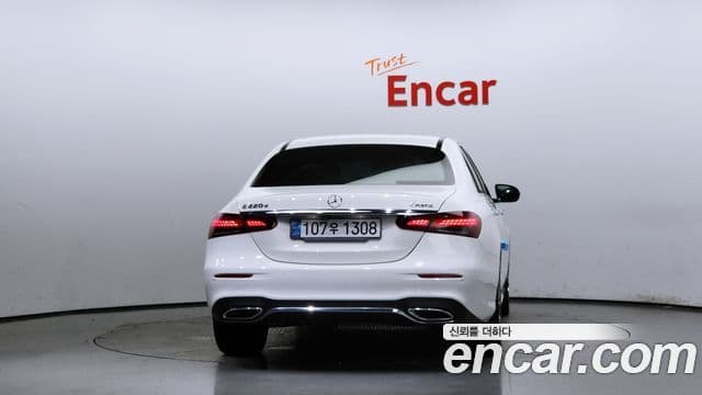 Mercedes-Benz E-Class W213 4