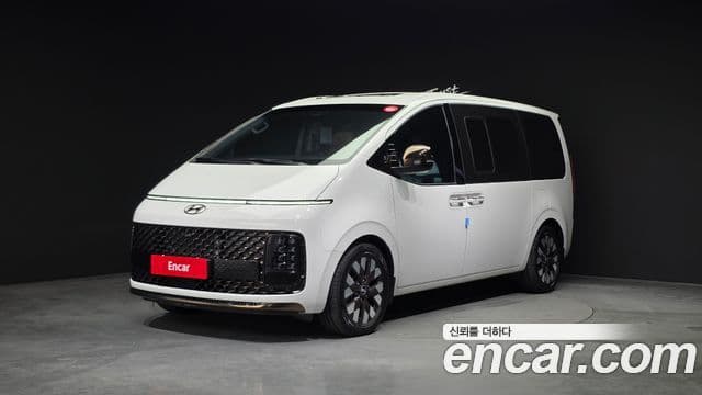 Hyundai Staria