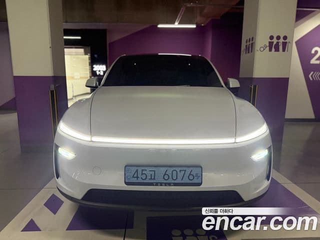 Tesla Model Y 1