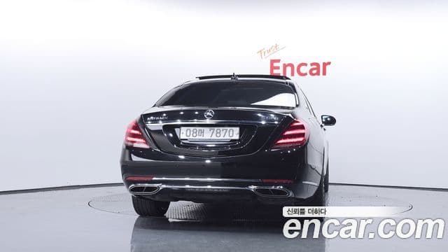 Mercedes-Benz S-Class W222 4