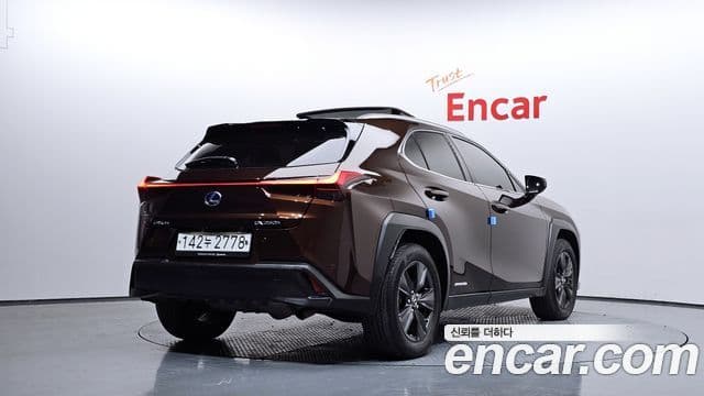 Lexus UX250h 2