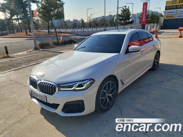 BMW 5 Series (G30)