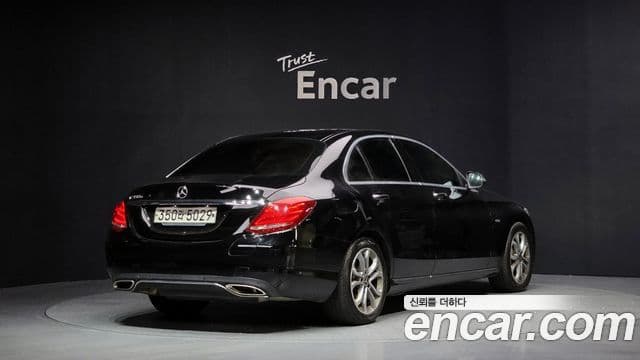 Mercedes-Benz C-Class W205 2