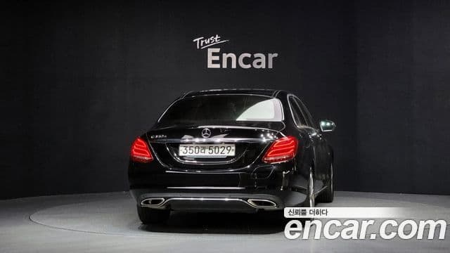 Mercedes-Benz C-Class W205 4