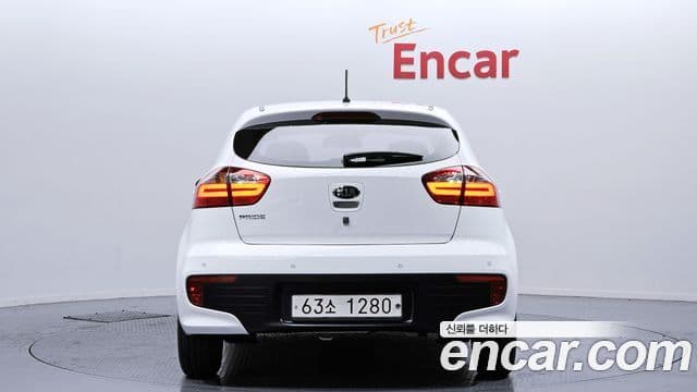 Kia The New Pride 4