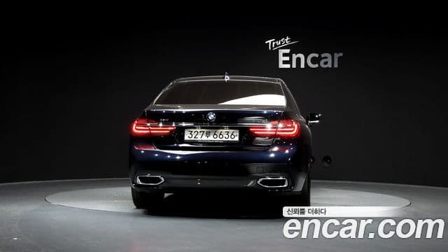 BMW 7 Series (G11) 4
