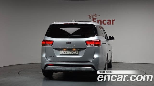 Kia All New Carnival 4